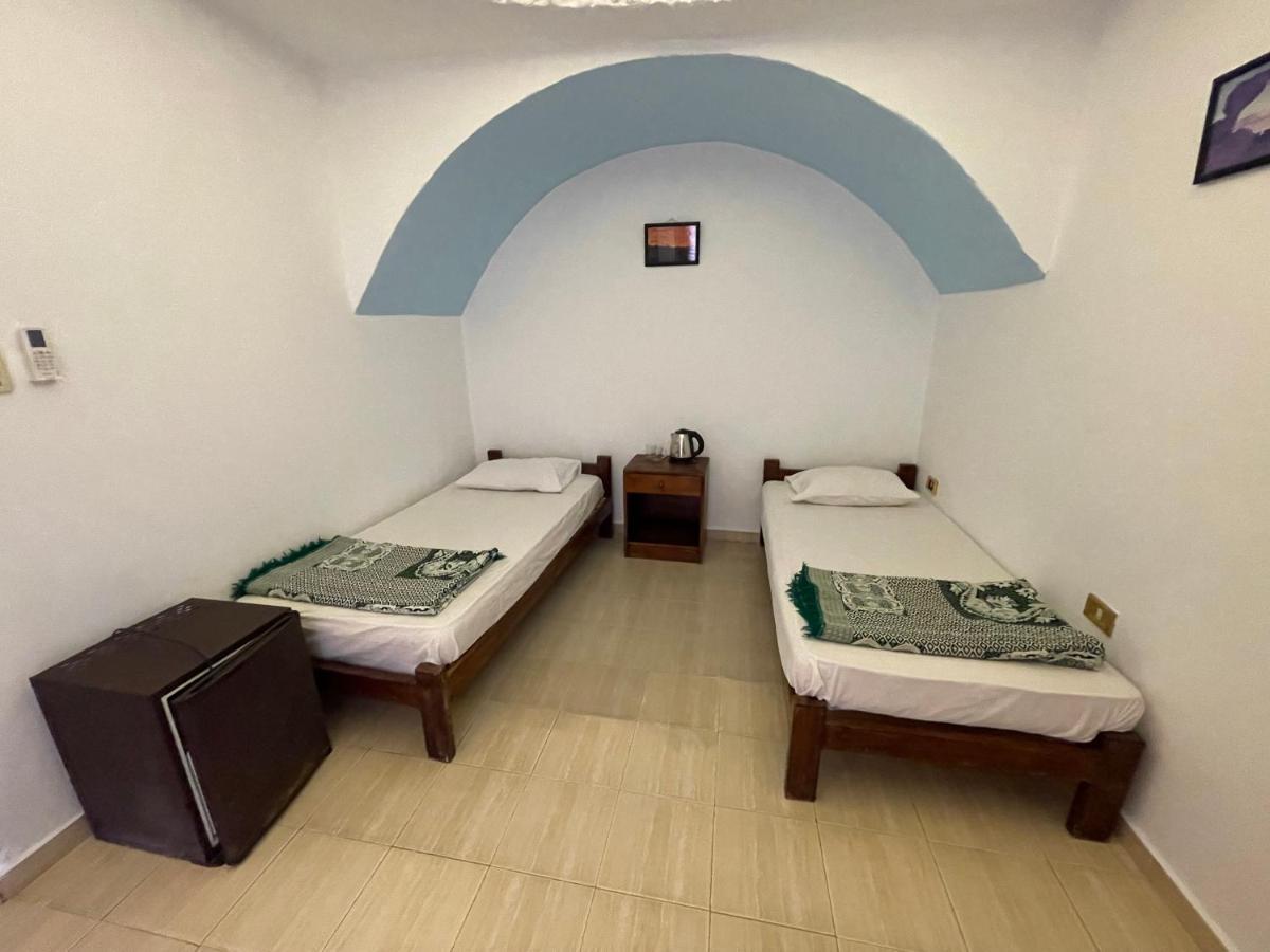 Dolphin Camp Hotel Dahab Ngoại thất bức ảnh
